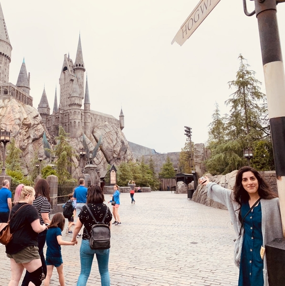 Meet your Posher, Nisha - Picture 1 of 1